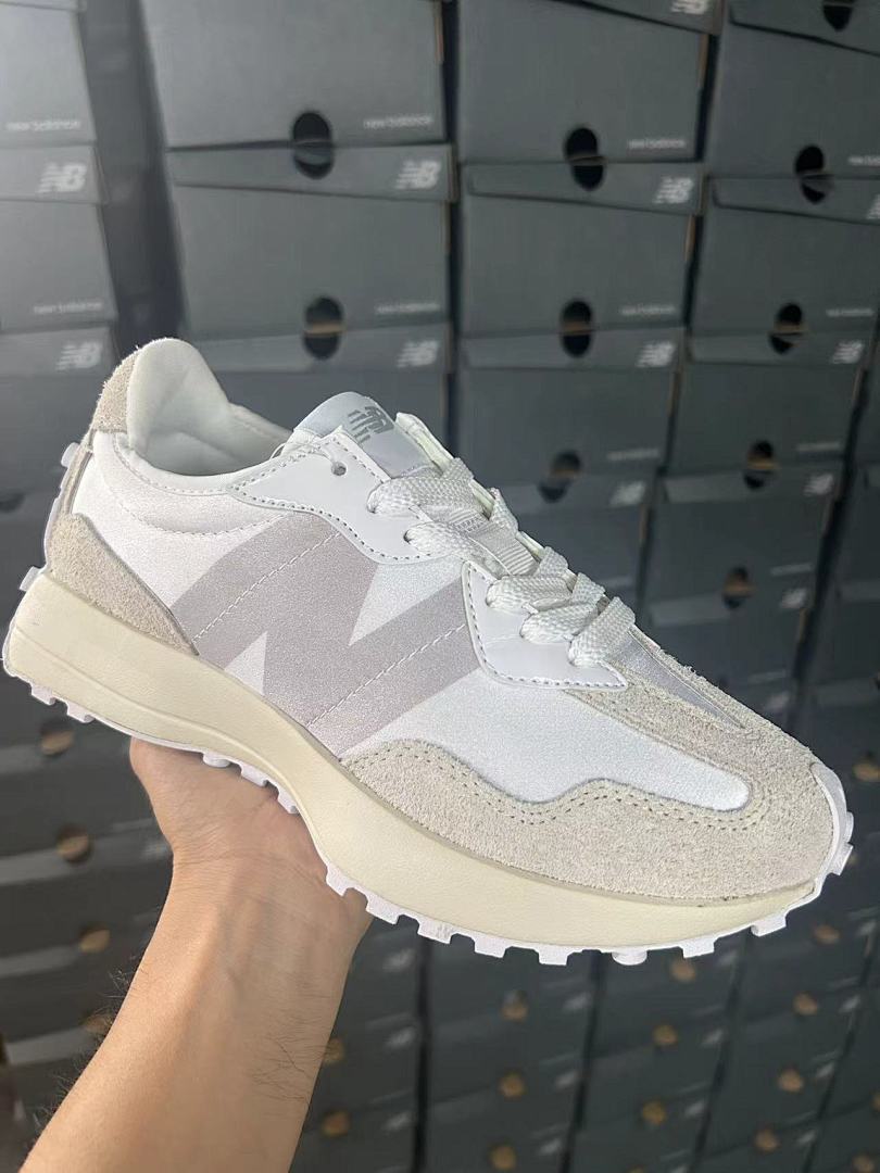 New Balance 327 White Moonbeam Lifestyle Sneakers WS327SF