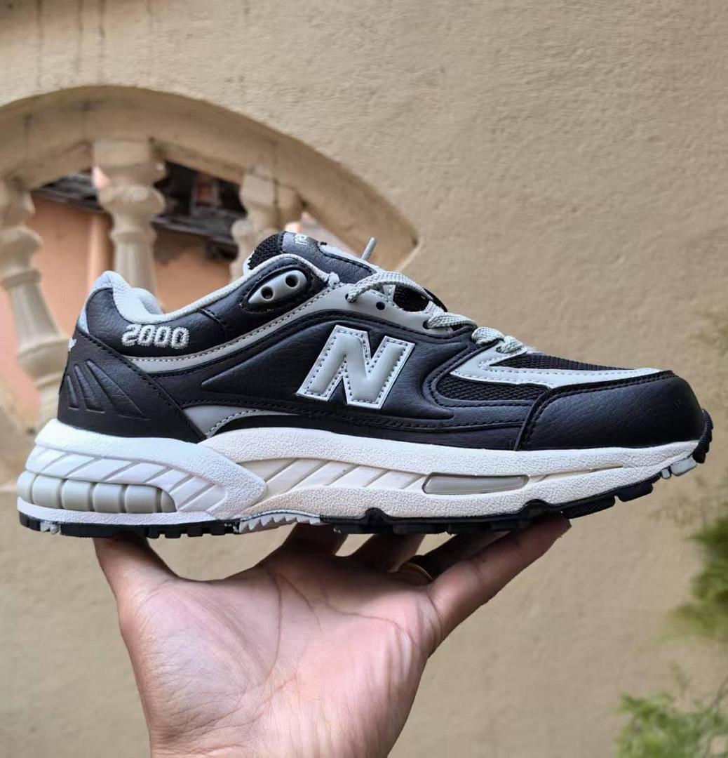 New Balance 2000 Black Grey White Retro Lifestyle Sneakers Trainers