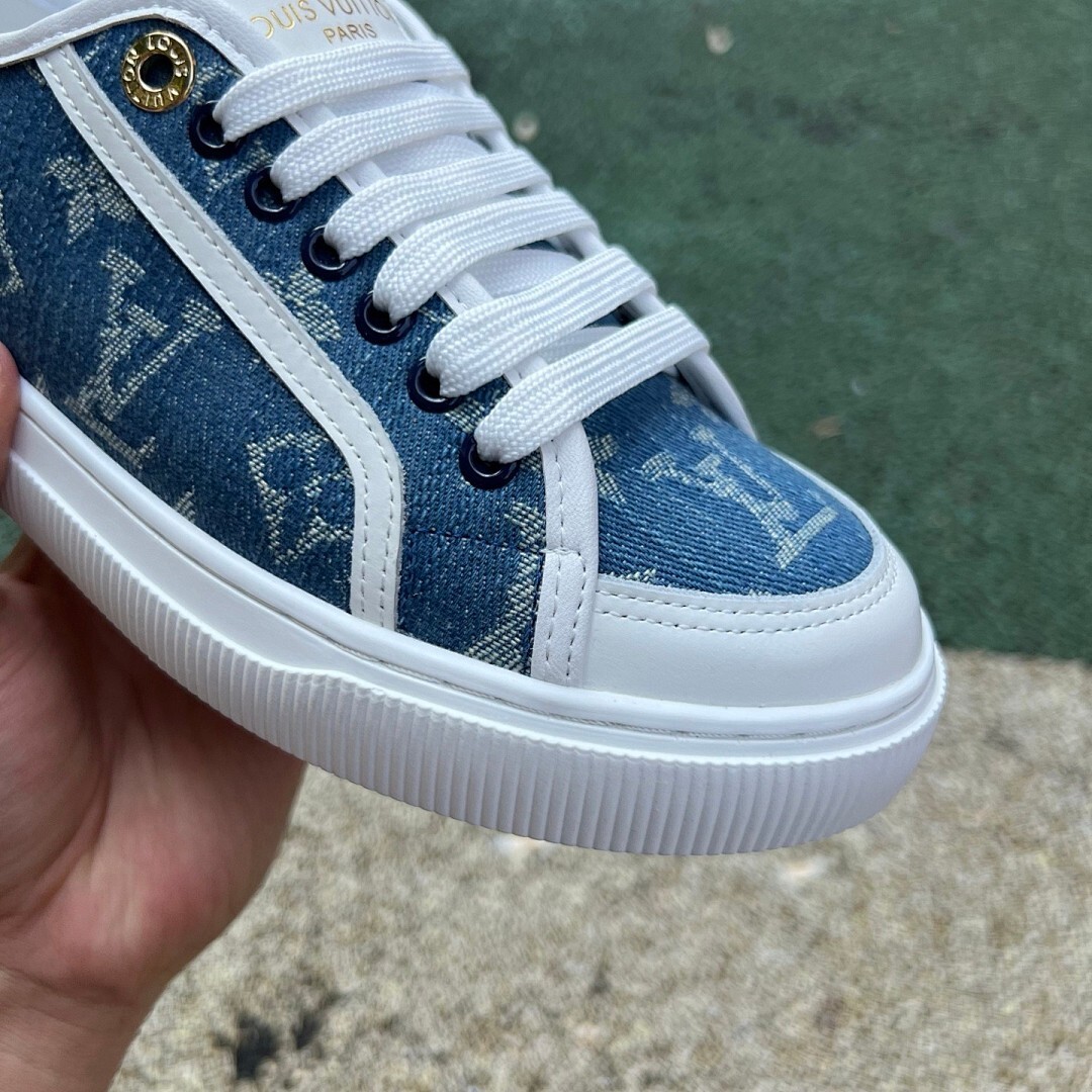 Louis Vuitton Stellar Sneaker 1A87D0 - Image 3