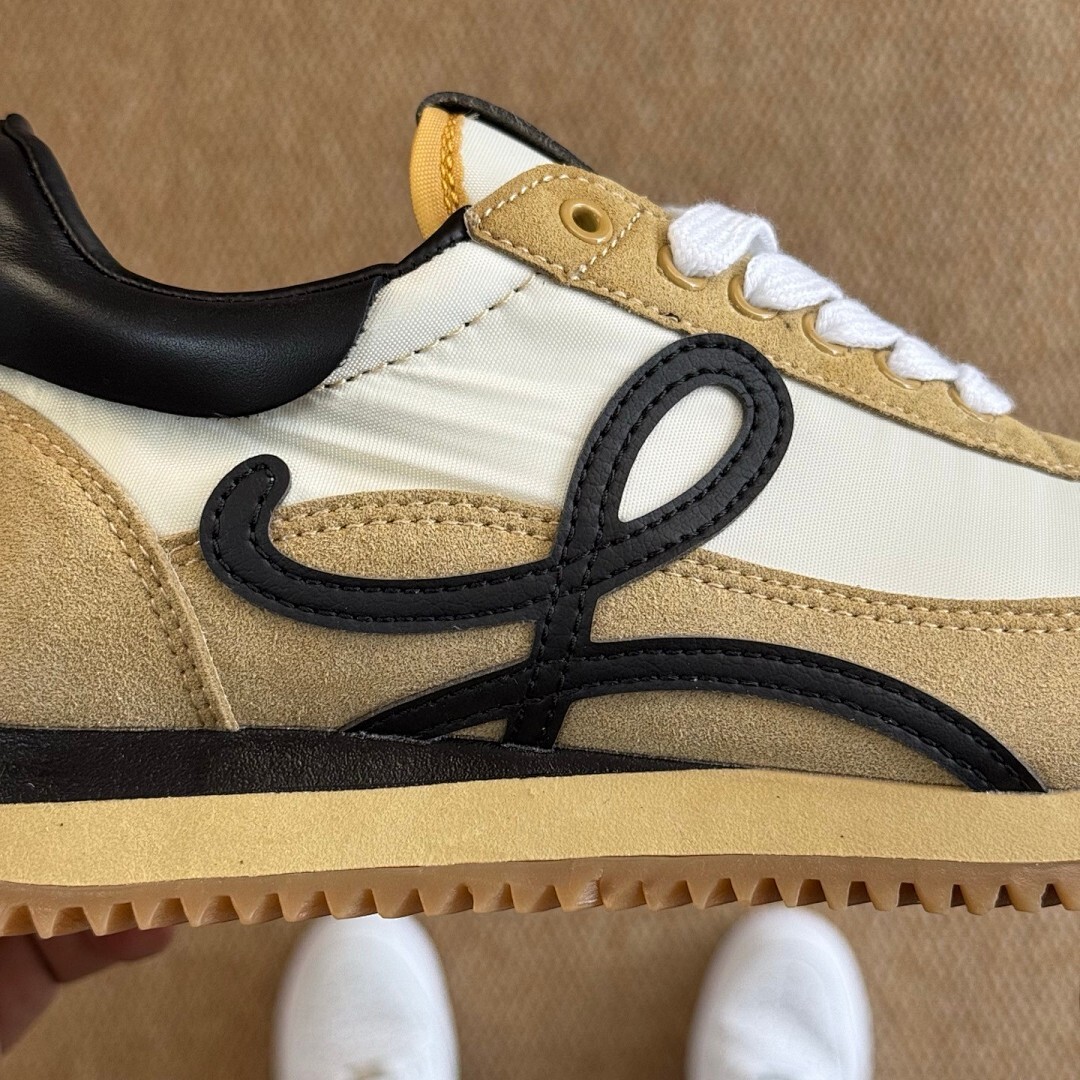 Loewe Flow Runner Sneakers White Beige Black - Image 4