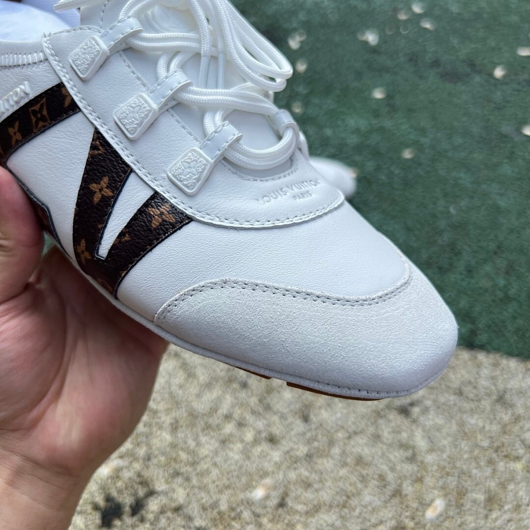 Louis Vuitton Run Away Sneaker White Monogram Canvas - Image 3