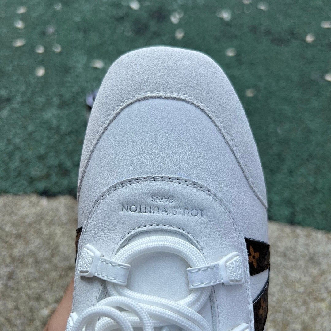 Louis Vuitton Run Away Sneaker White Monogram Canvas - Image 4
