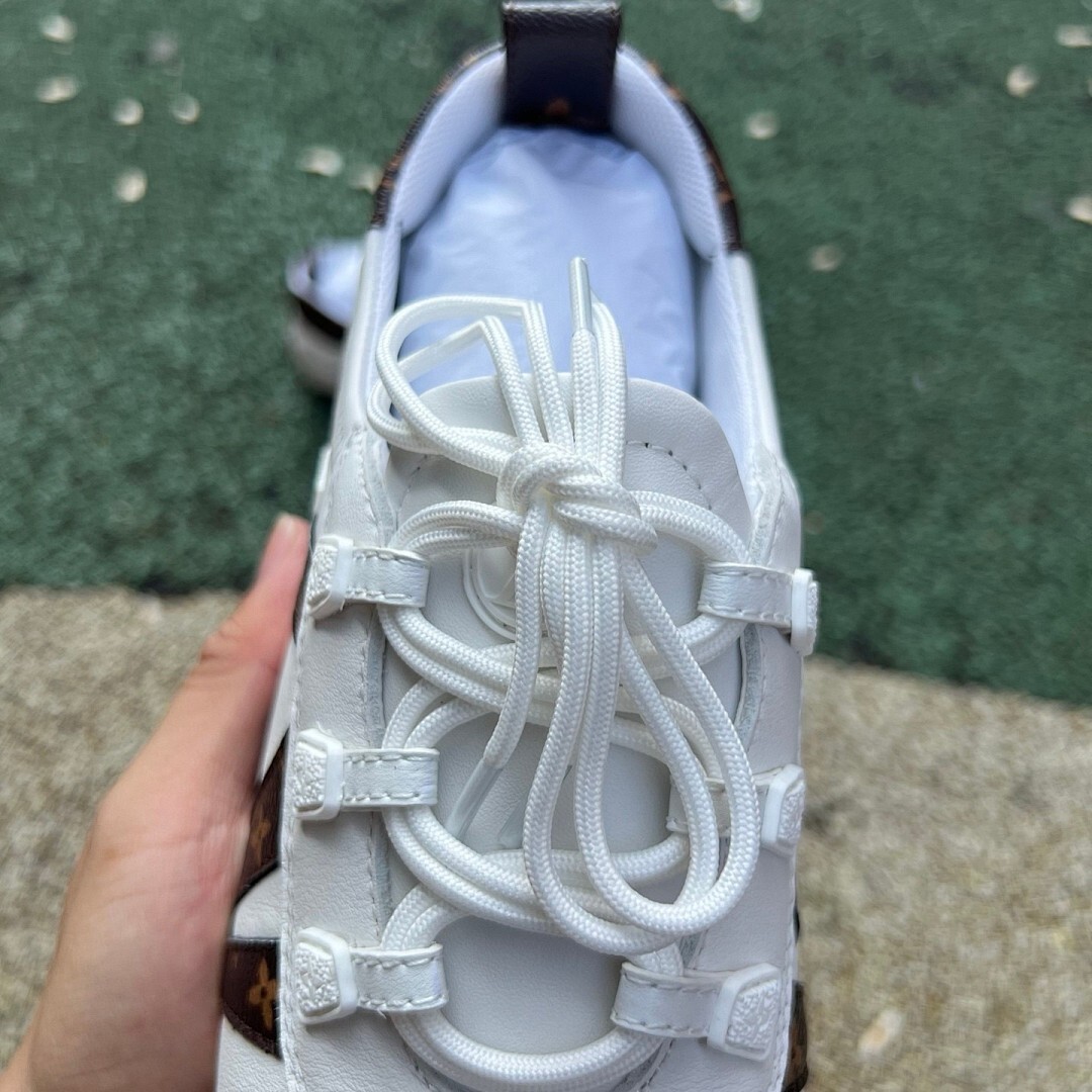 Louis Vuitton Run Away Sneaker White Monogram Canvas - Image 5