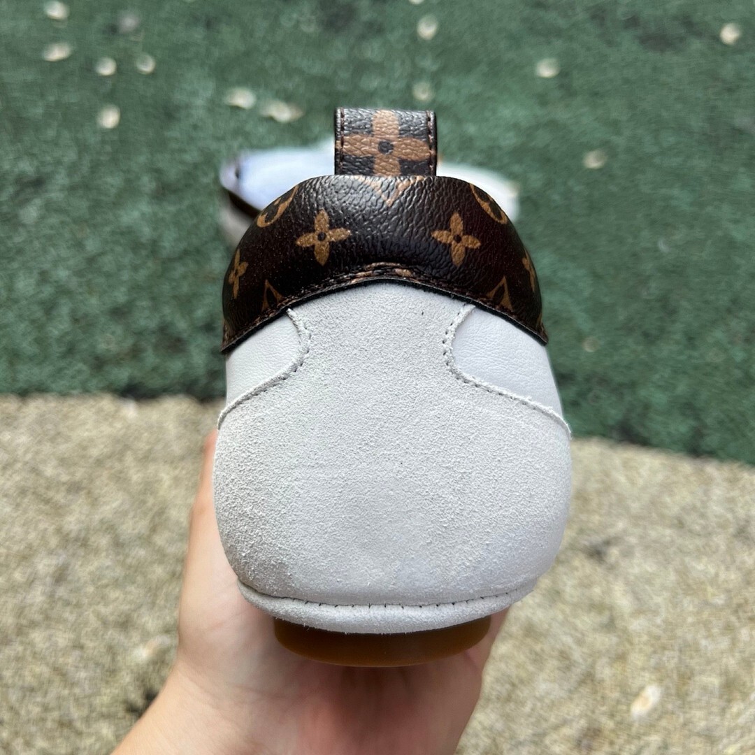 Louis Vuitton Run Away Sneaker White Monogram Canvas - Image 8