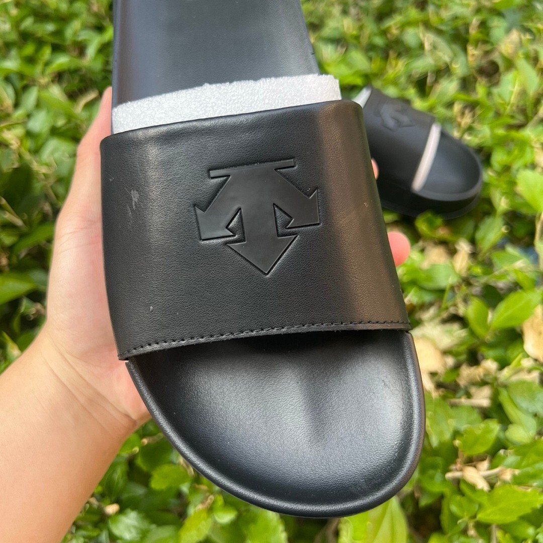 Descente D-Mover Slide Sandals Black - Image 4