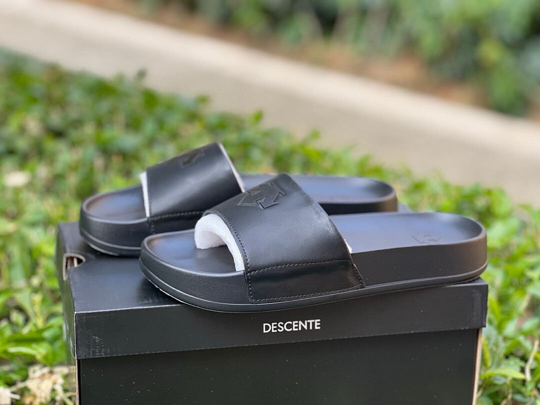 Descente D-Mover Slide Sandals Black - Image 9