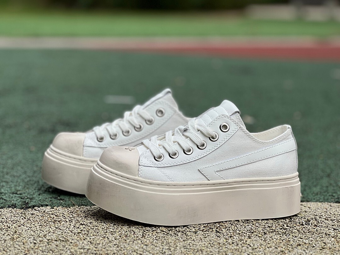 Fila Women's Stackhouse Crossover Platform Low-Top Canvas Sneakers - Image 10