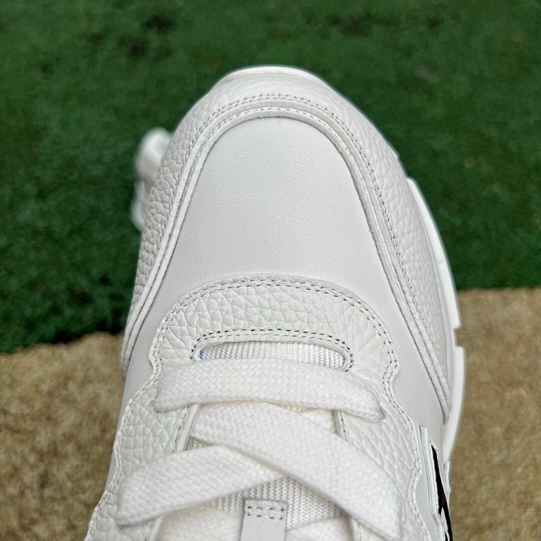 Louis Vuitton LV Runner Sneaker White Leather Black LV Monogram - Image 4