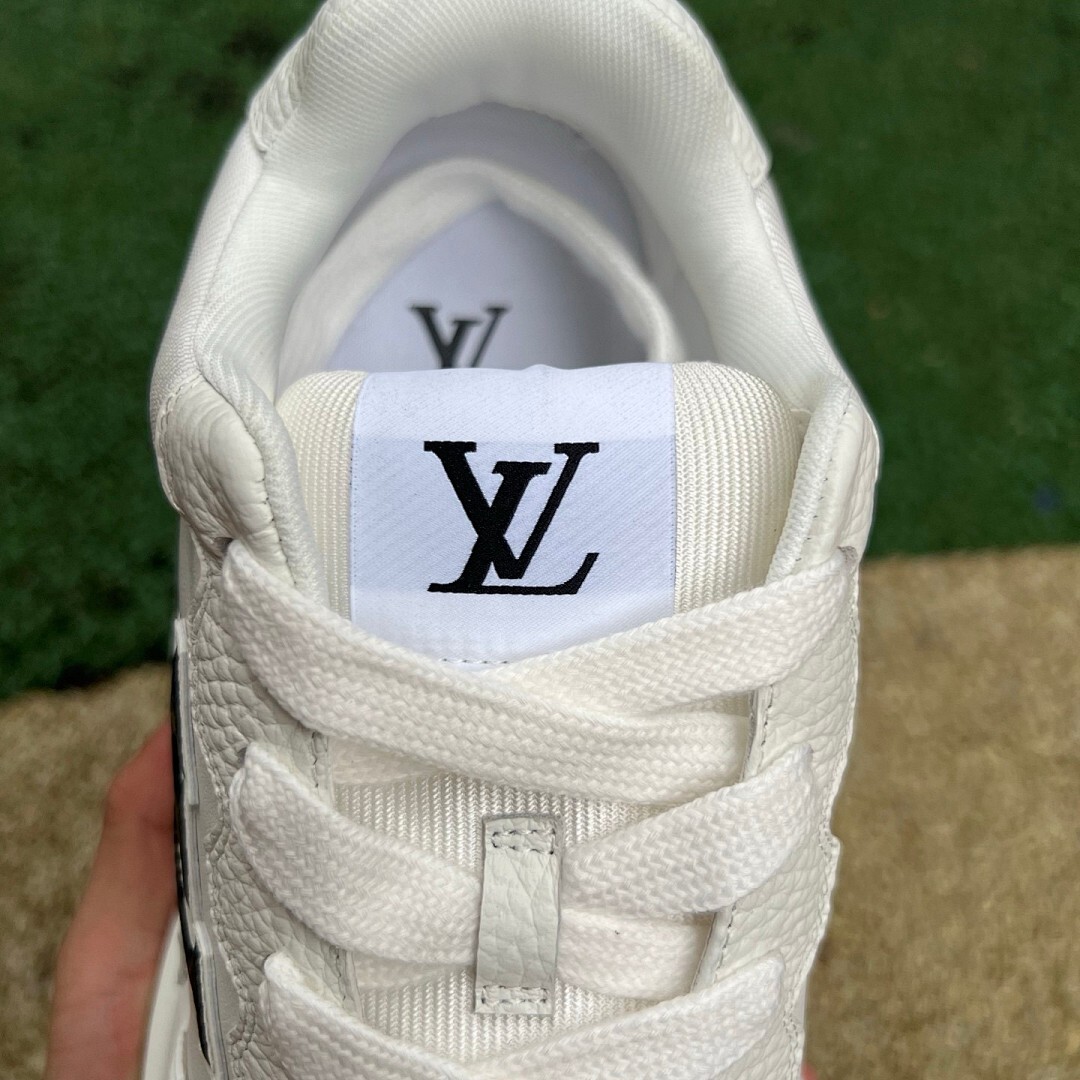 Louis Vuitton LV Runner Sneaker White Leather Black LV Monogram - Image 5