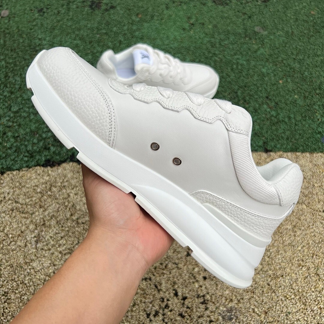 Louis Vuitton LV Runner Sneaker White Leather Black LV Monogram - Image 7