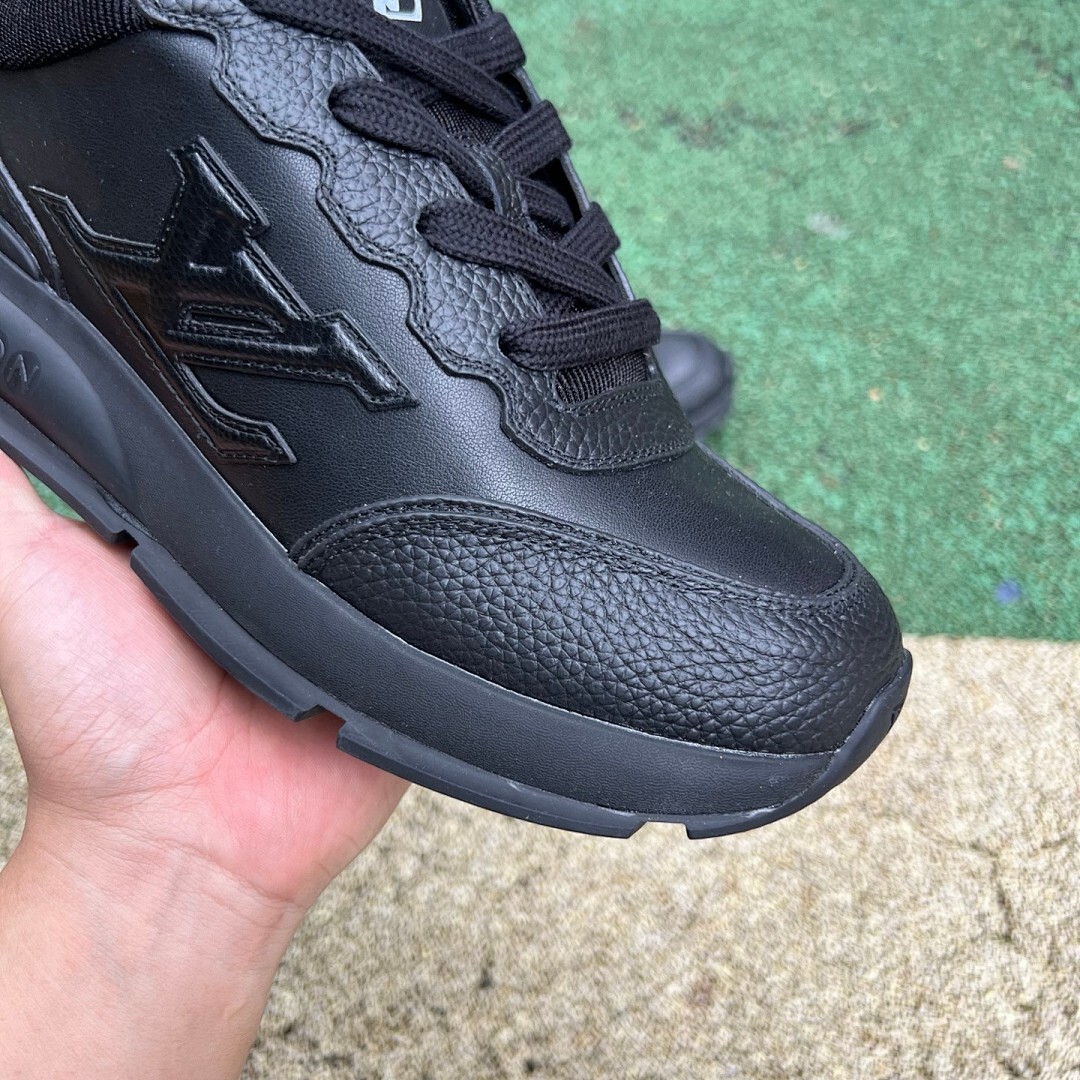 Louis Vuitton Run Away Sneaker Black - Image 3