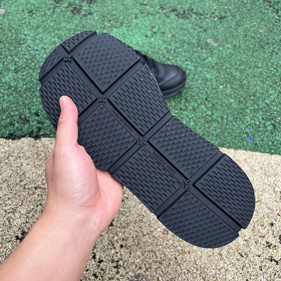 Louis Vuitton Run Away Sneaker Black - Image 6