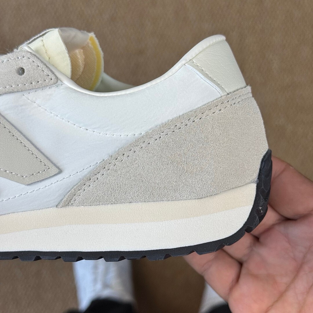 New Balance U320 Off White Sand - Image 6