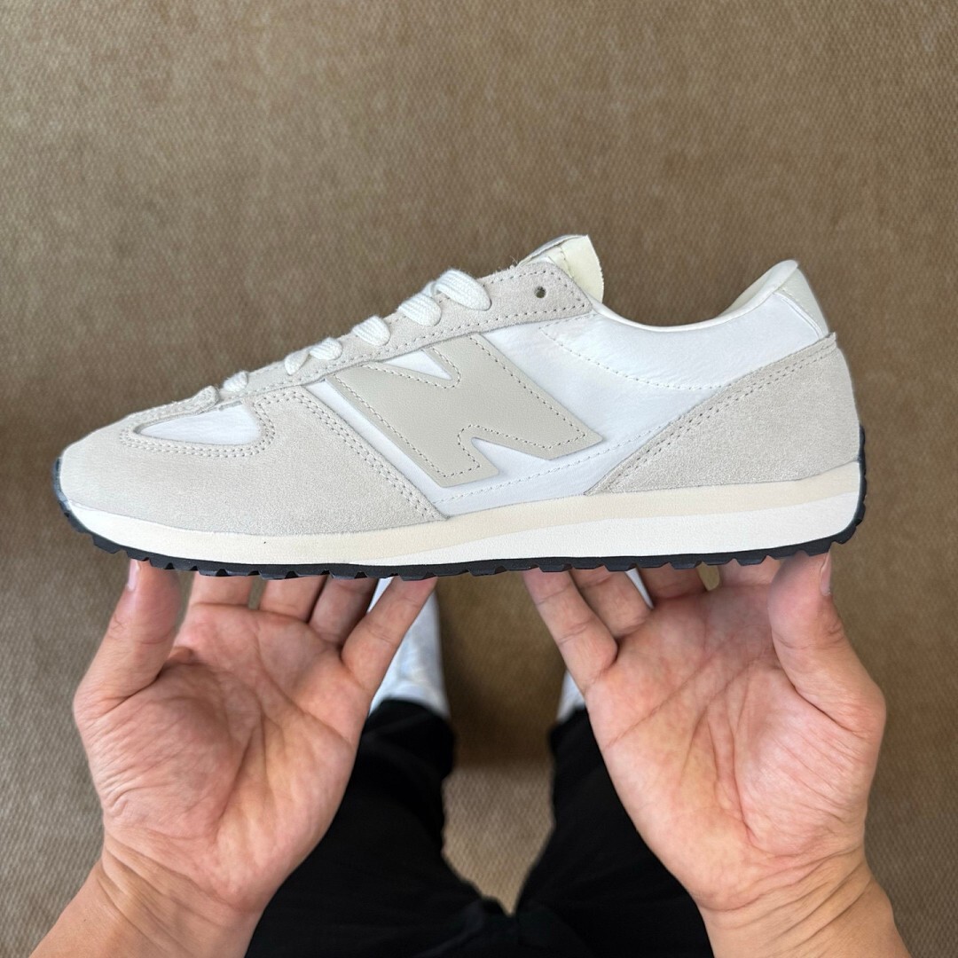 New Balance U320 Off White Sand - Image 10