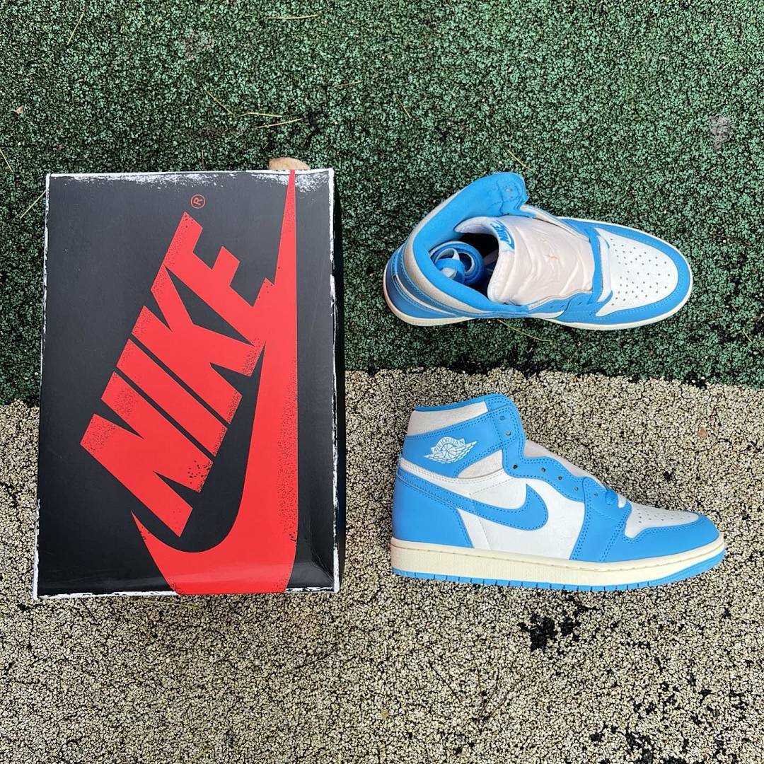 Air Jordan 1 Retro High OG 'University Blue' 555088-134 - Image 9