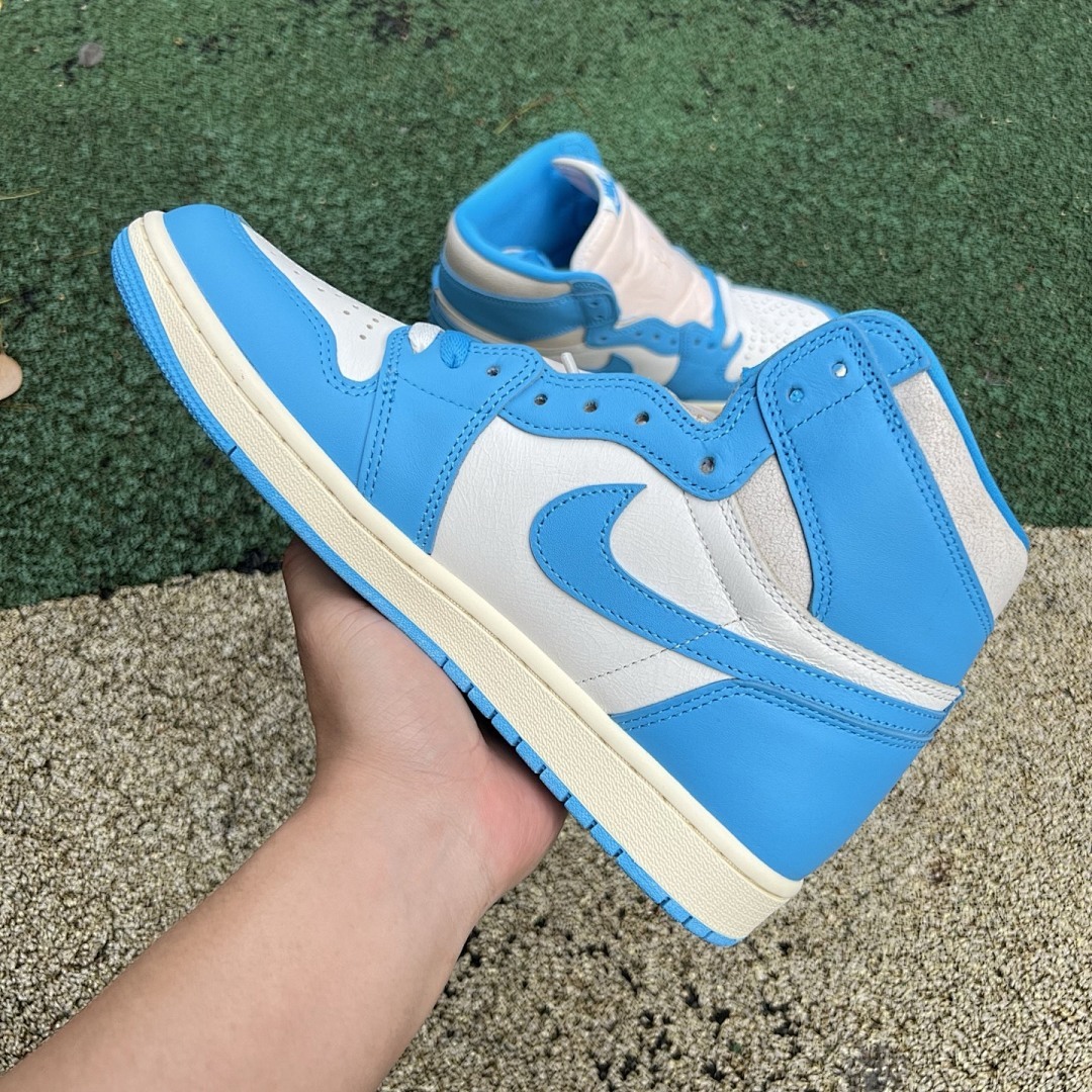 Air Jordan 1 Retro High OG 'University Blue' 555088-134 - Image 16