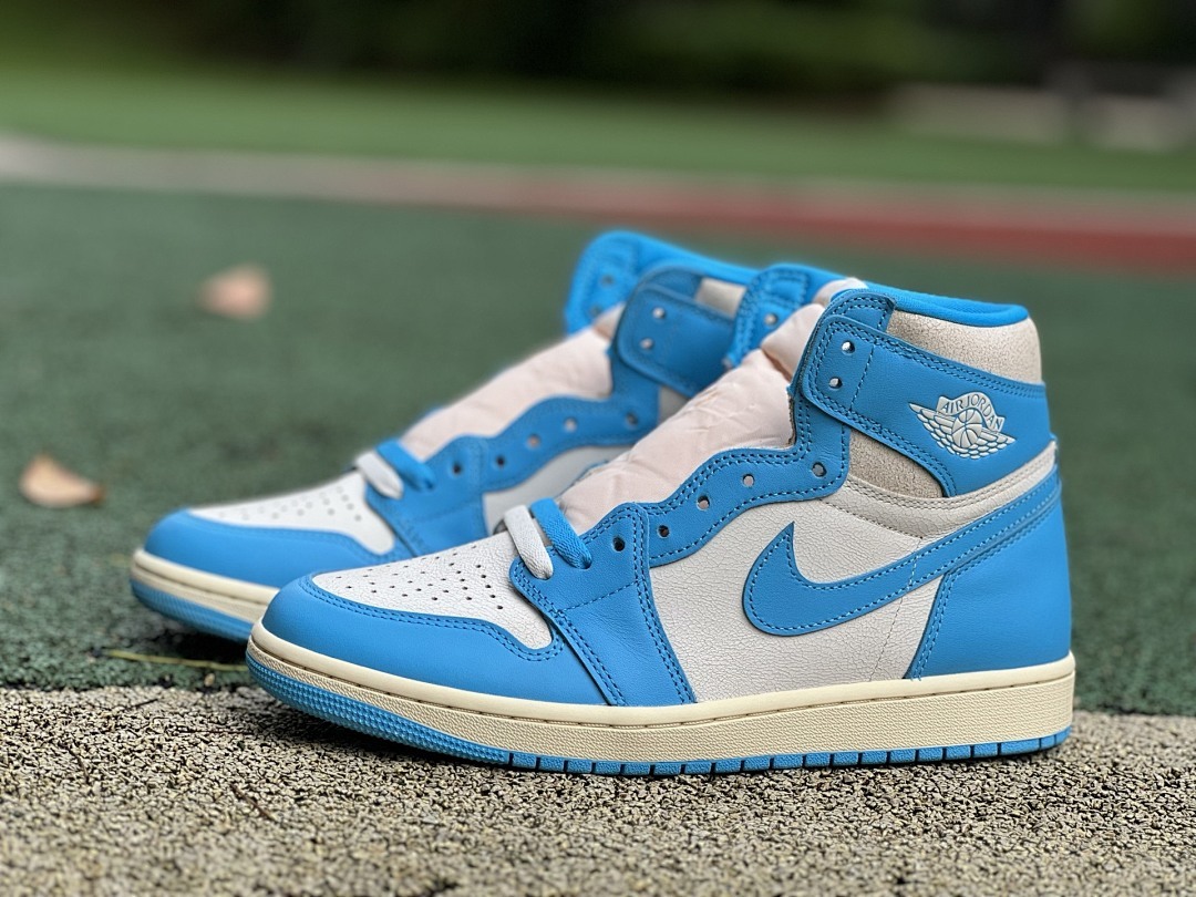 Air Jordan 1 Retro High OG 'University Blue' 555088-134 - Image 19