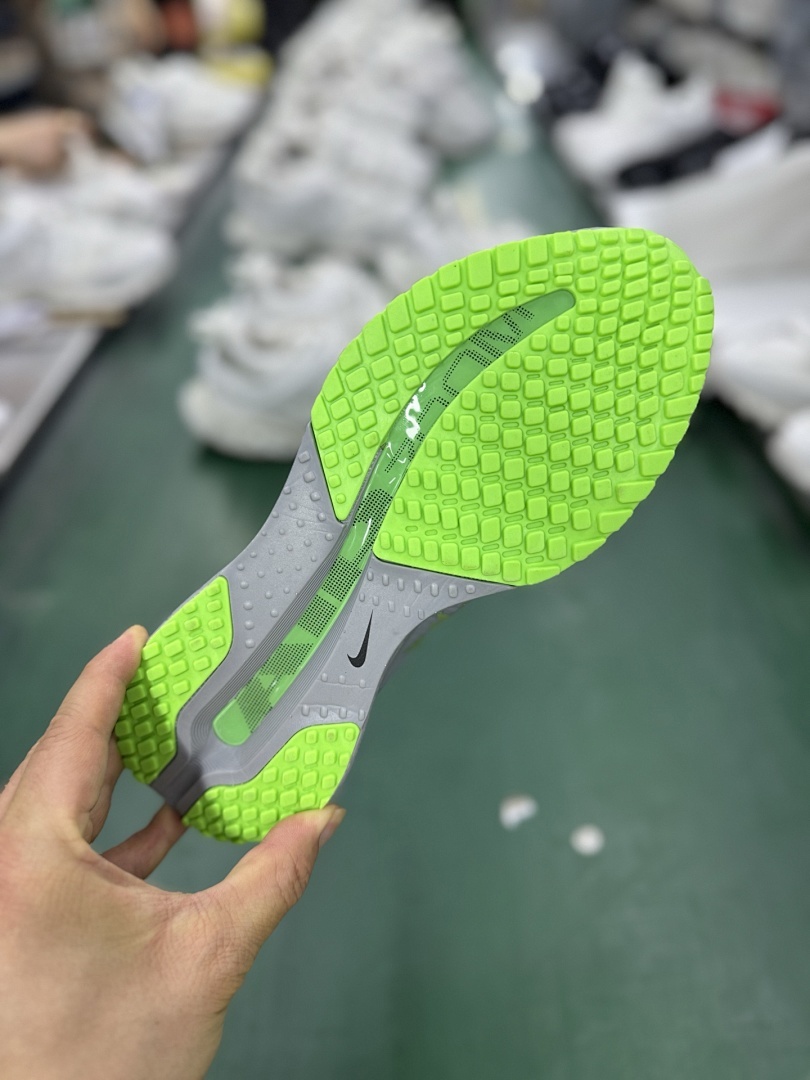 Nike Air Zoom White Grey Volt - Image 3