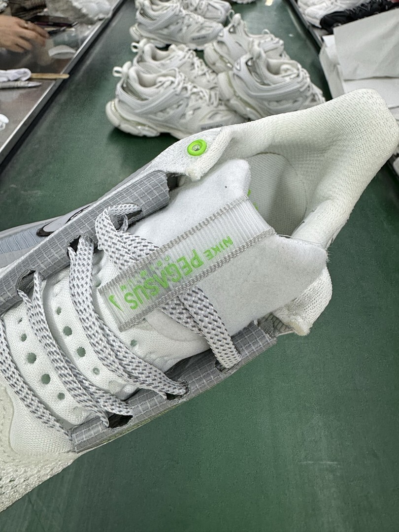 Nike Air Zoom White Grey Volt - Image 6