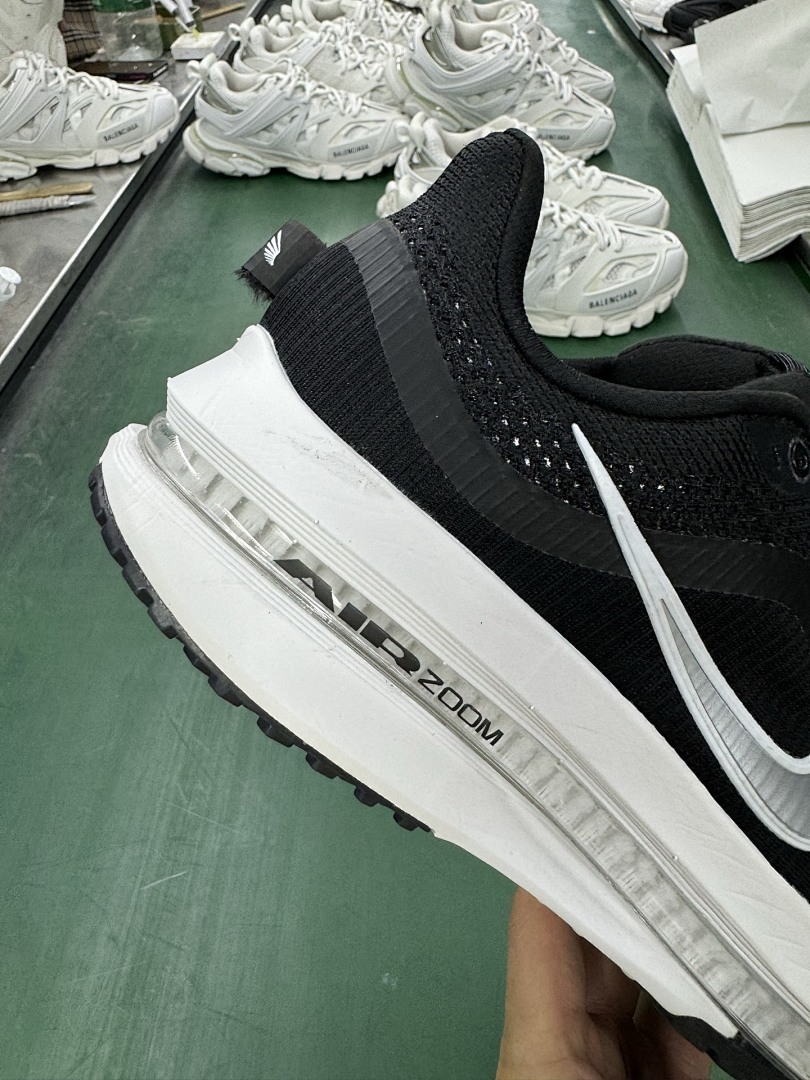 Nike Air ZoomX Invincible Run Flyknit 3 Black/White/Metallic Silver DR2615-001 - Image 5