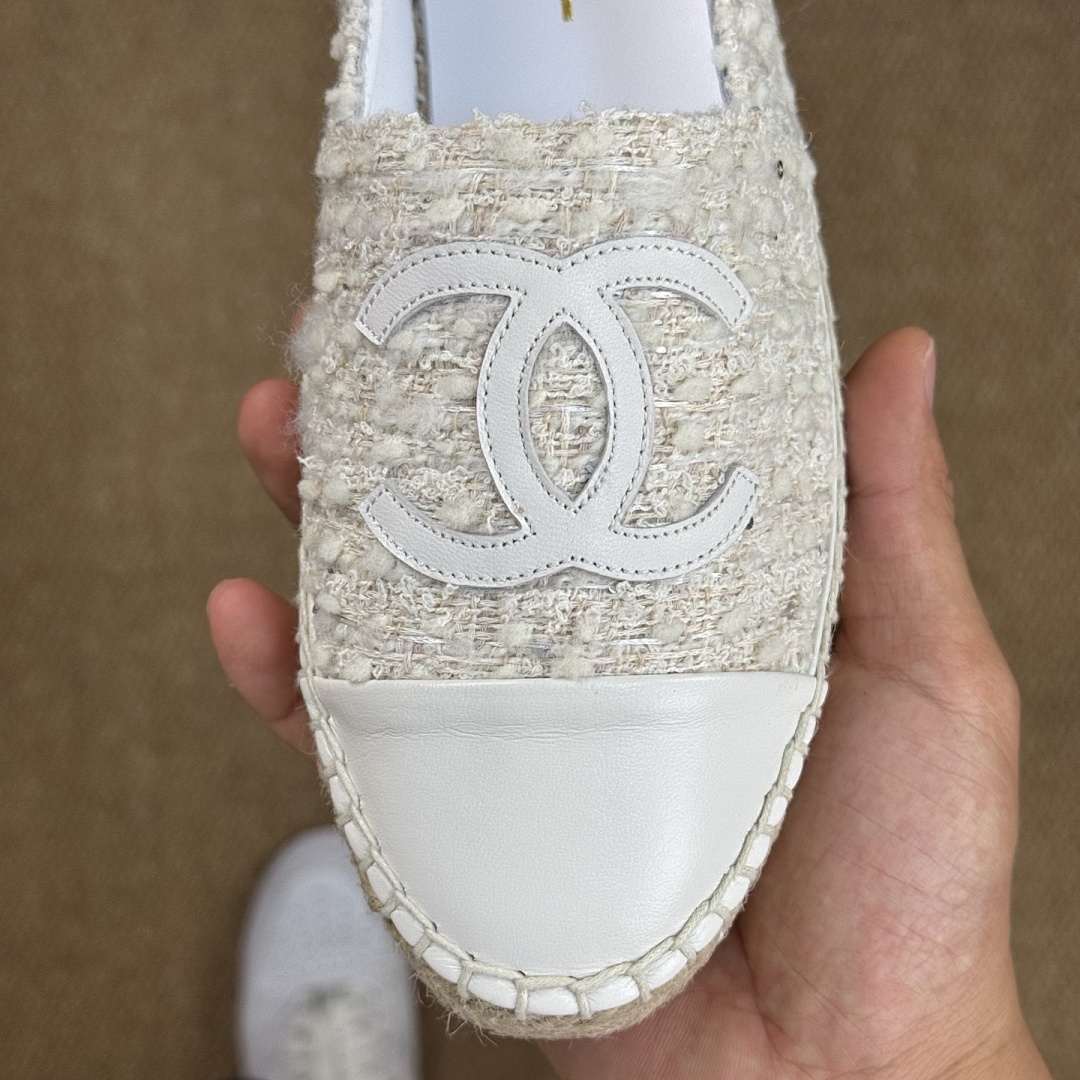Chanel CC Logo Ecru Tweed White Leather Cap Toe Espadrilles - Image 3