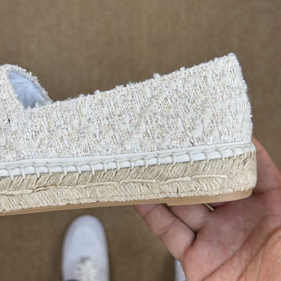 Chanel CC Logo Ecru Tweed White Leather Cap Toe Espadrilles - Image 5