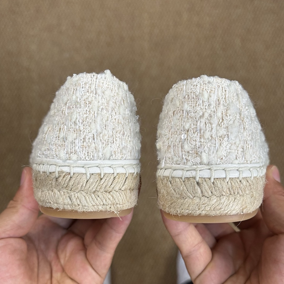 Chanel CC Logo Ecru Tweed White Leather Cap Toe Espadrilles - Image 6
