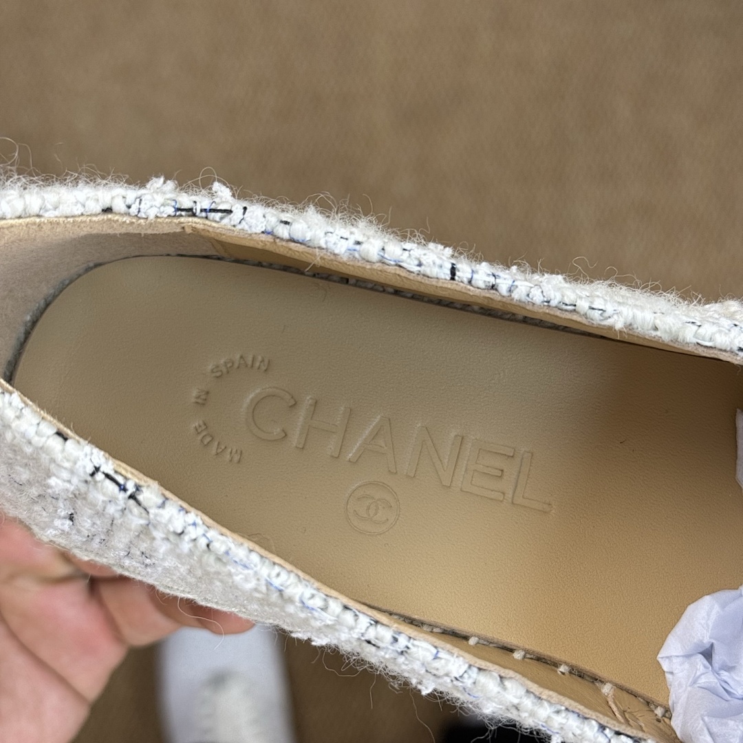 Chanel Espadrilles Ecru & Black Tweed CC Logo - Image 4