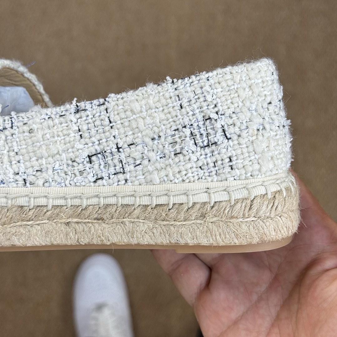 Chanel Espadrilles Ecru & Black Tweed CC Logo - Image 5