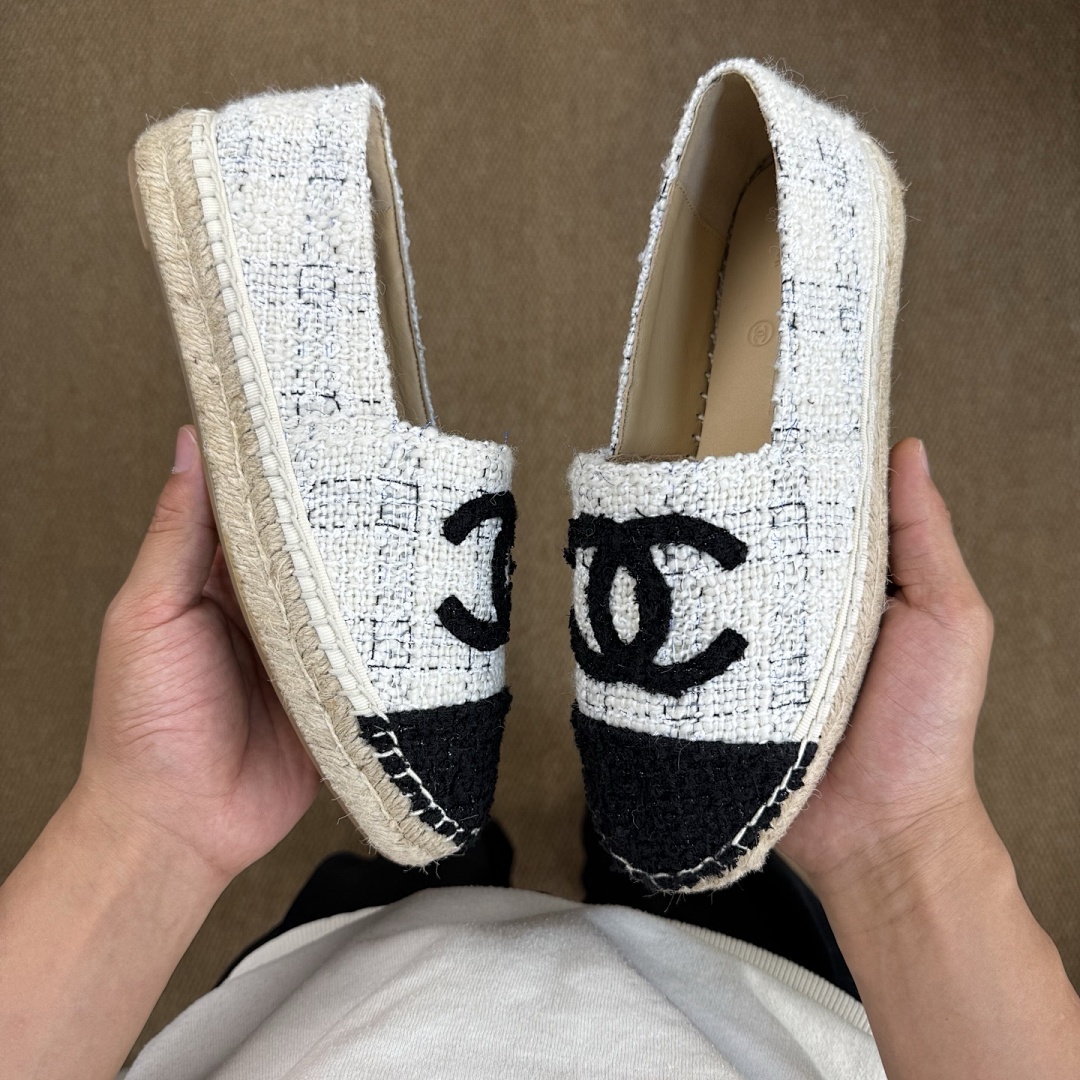 Chanel Espadrilles Ecru & Black Tweed CC Logo - Image 7