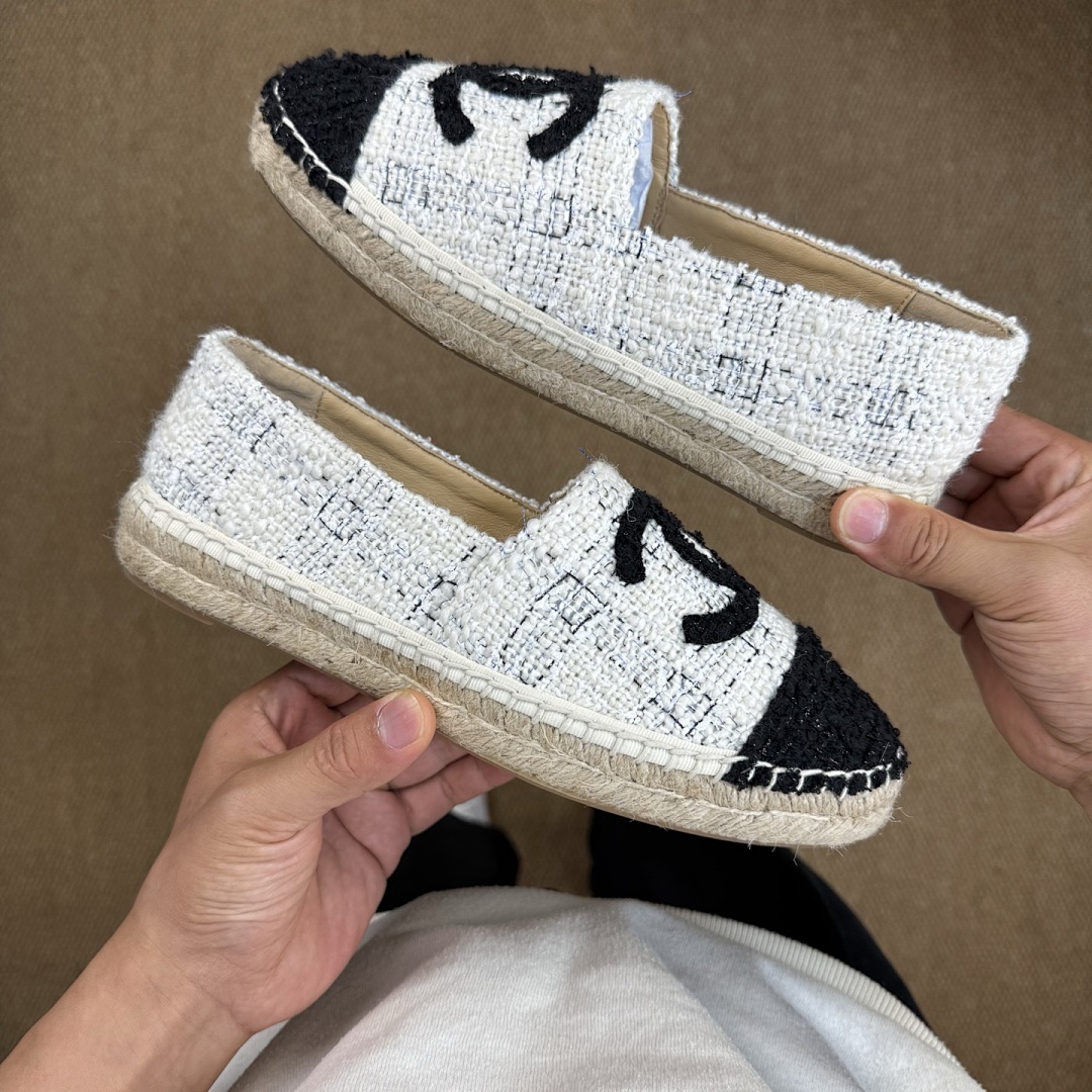Chanel Espadrilles Ecru & Black Tweed CC Logo - Image 8