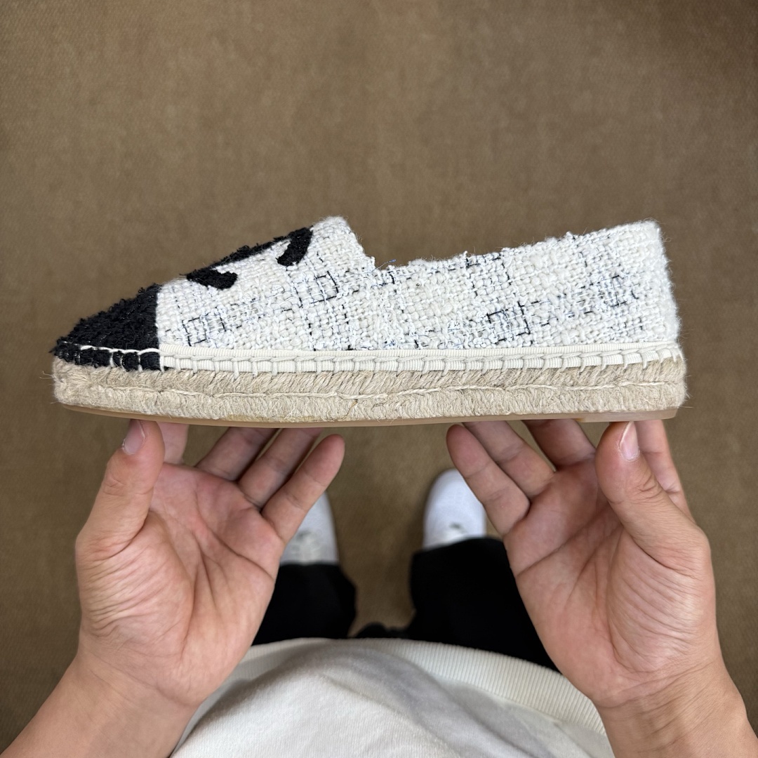 Chanel Espadrilles Ecru & Black Tweed CC Logo - Image 9