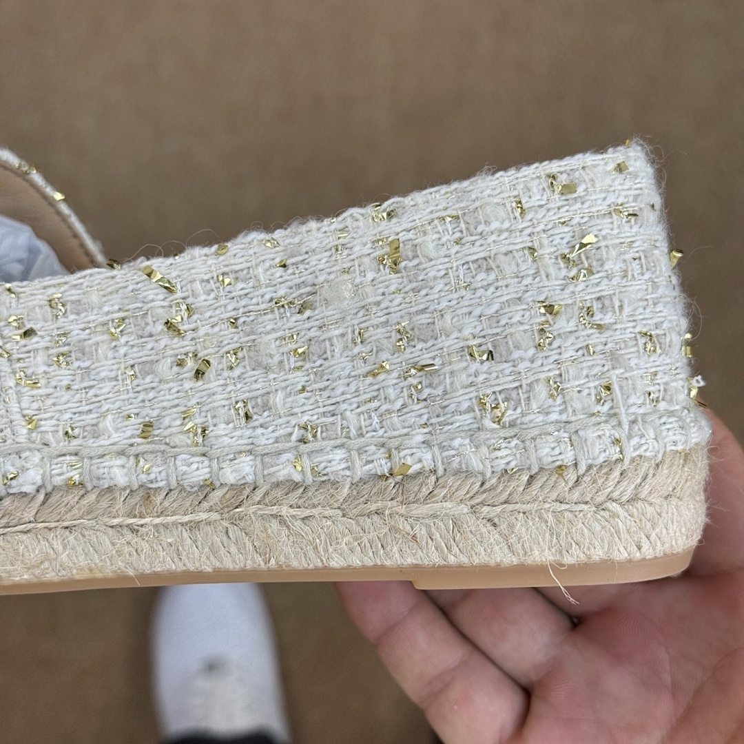 Chanel Ecru and Gold-Tone Tweed Espadrilles with Black Cap Toe and CC Logo - Image 5