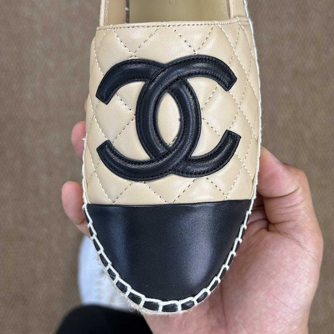 Chanel Beige Quilted Lambskin CC Espadrilles with Black Cap Toe - Image 3