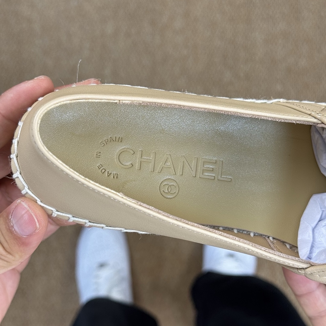 Chanel Beige Quilted Lambskin CC Espadrilles with Black Cap Toe - Image 4