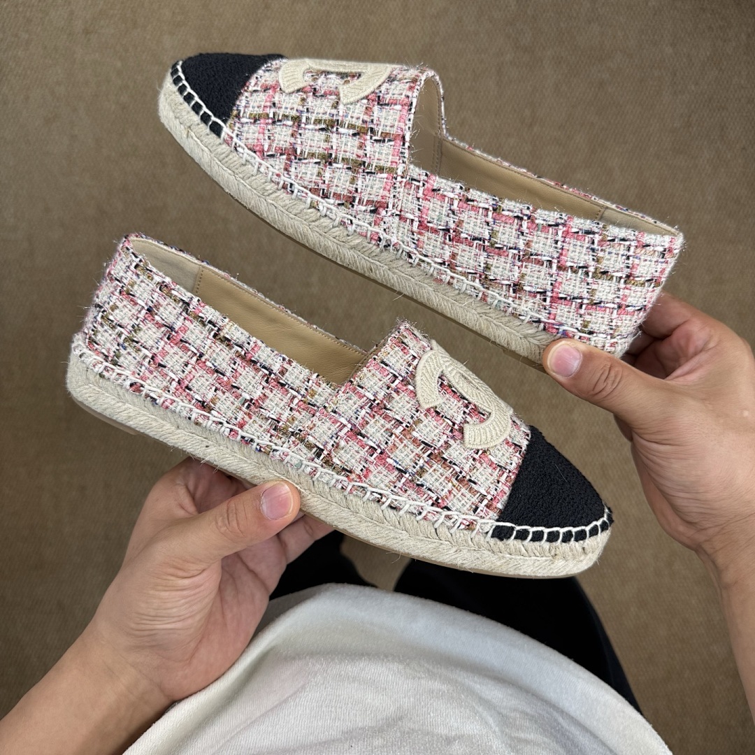 Chanel Espadrilles Pink Beige Black Tweed CC Logo Cap Toe - Image 3