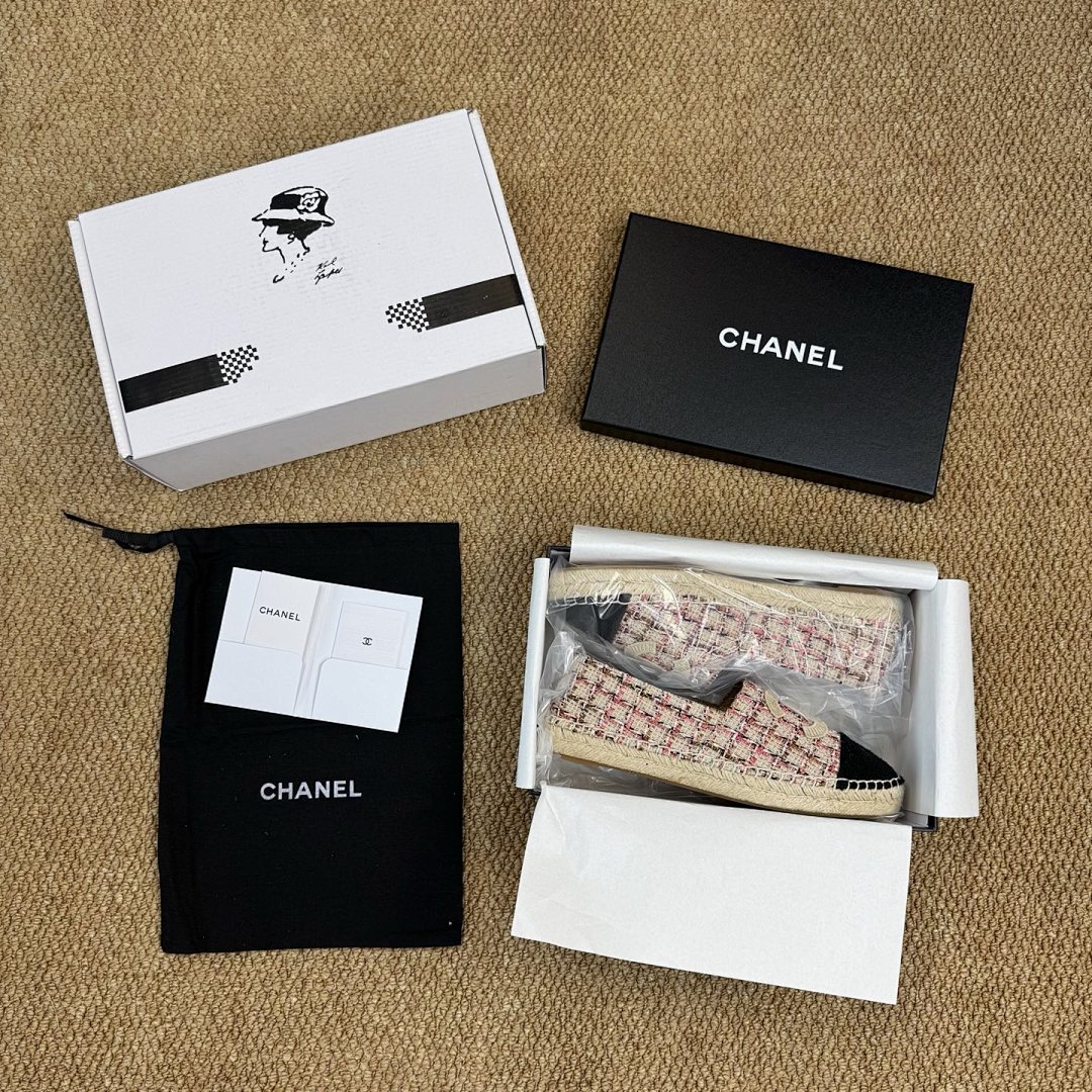 Chanel Espadrilles Pink Beige Black Tweed CC Logo Cap Toe - Image 4
