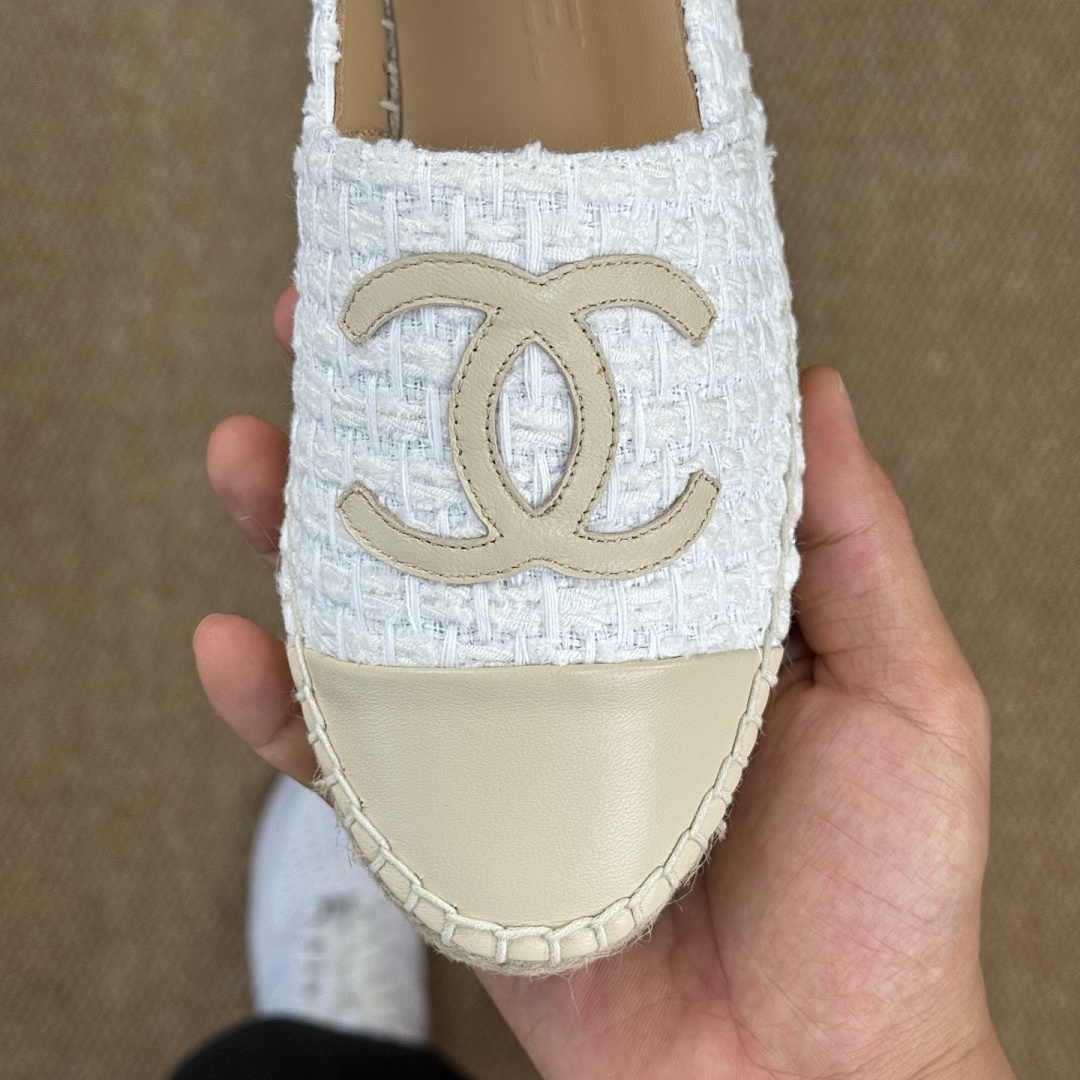 Chanel Espadrilles White Tweed & Beige Lambskin Cap Toe - Image 3