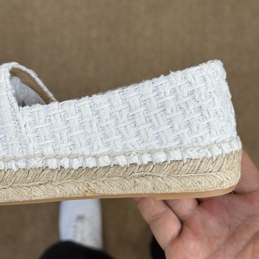 Chanel Espadrilles White Tweed & Beige Lambskin Cap Toe - Image 5