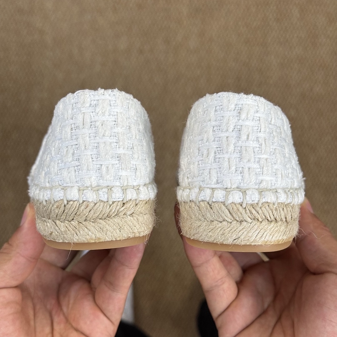 Chanel Espadrilles White Tweed & Beige Lambskin Cap Toe - Image 6