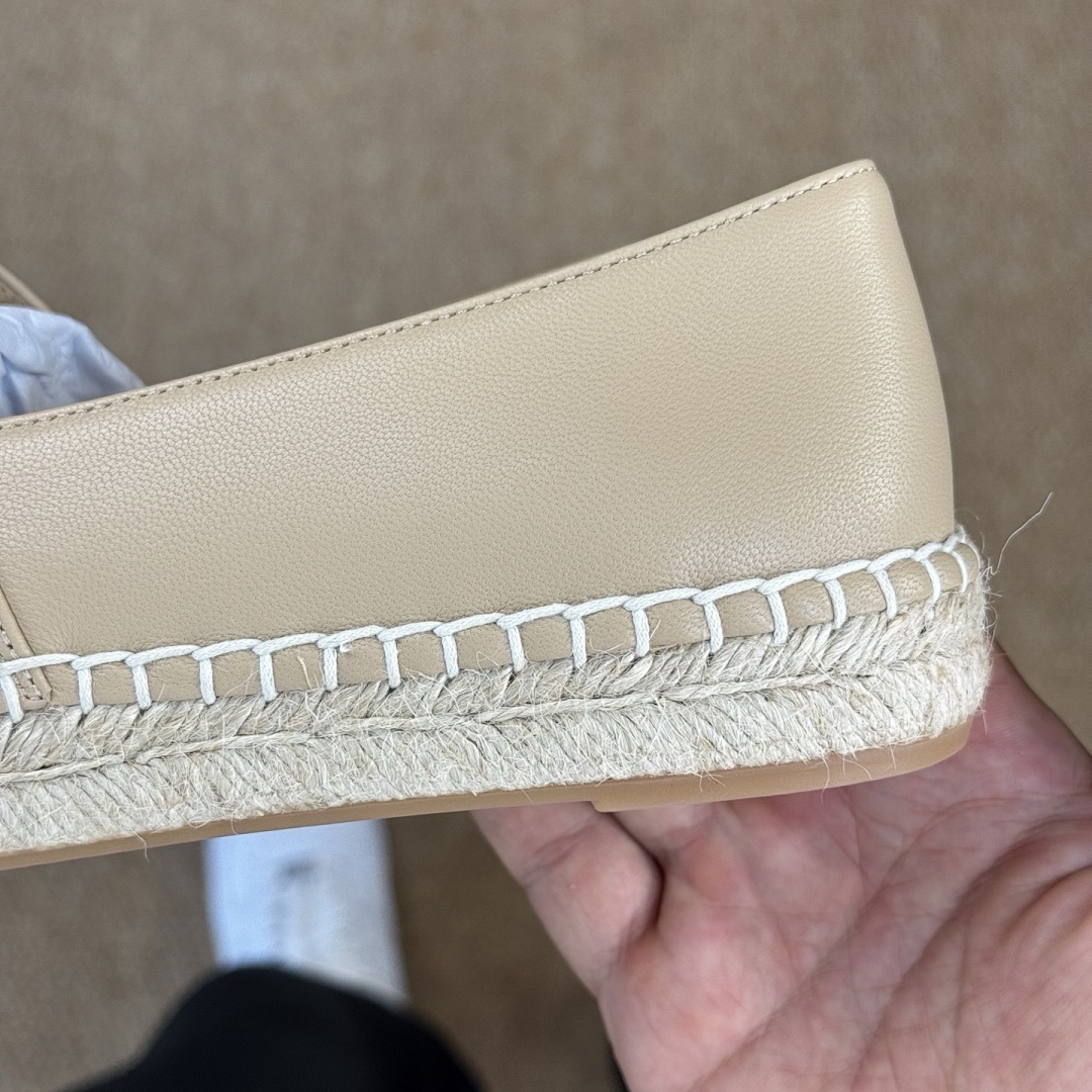 Chanel Espadrille Flats in Beige Leather with Black Cap-Toe - Image 5