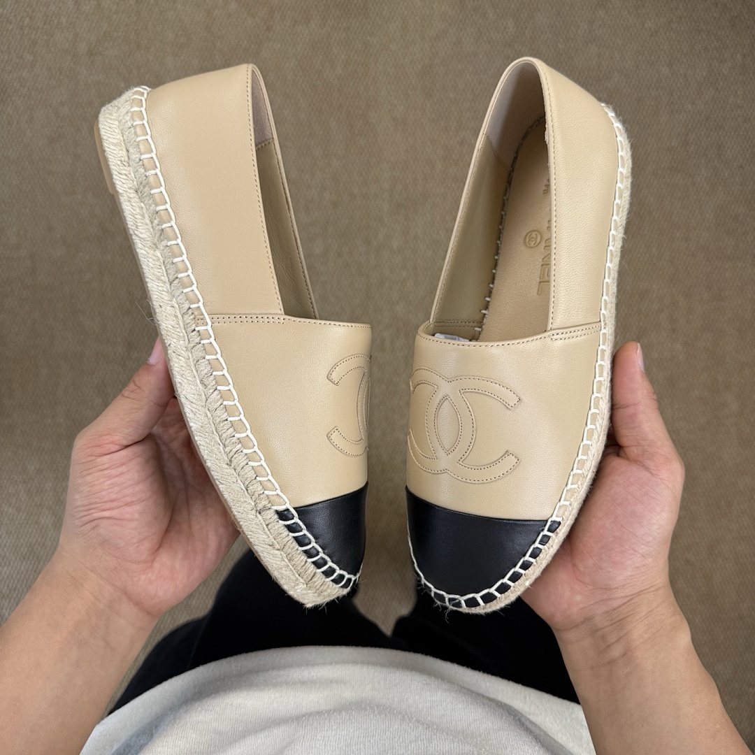 Chanel Espadrille Flats in Beige Leather with Black Cap-Toe - Image 7