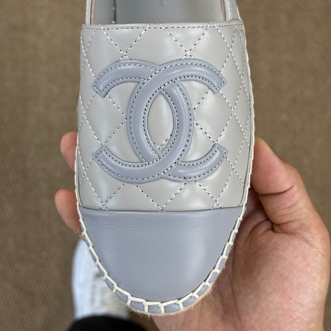 Chanel CC Logo Grey Quilted Leather Espadrilles - Image 3