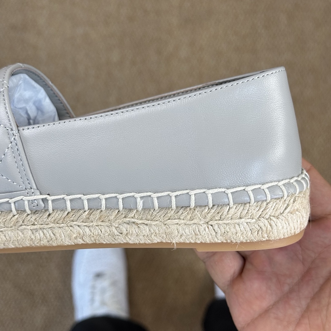 Chanel CC Logo Grey Quilted Leather Espadrilles - Image 5