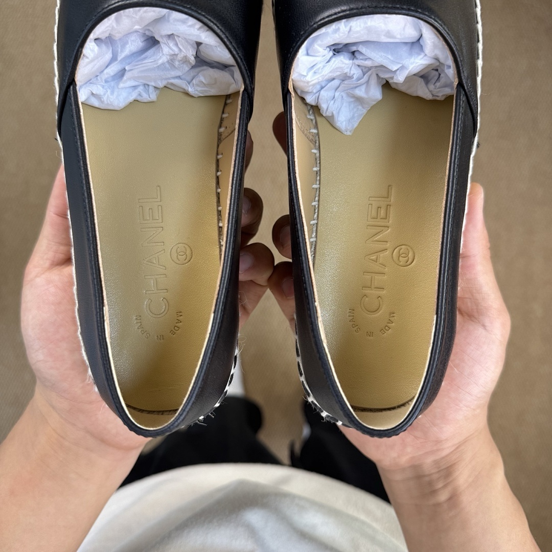 Chanel Black Leather CC Logo Espadrilles - Image 6