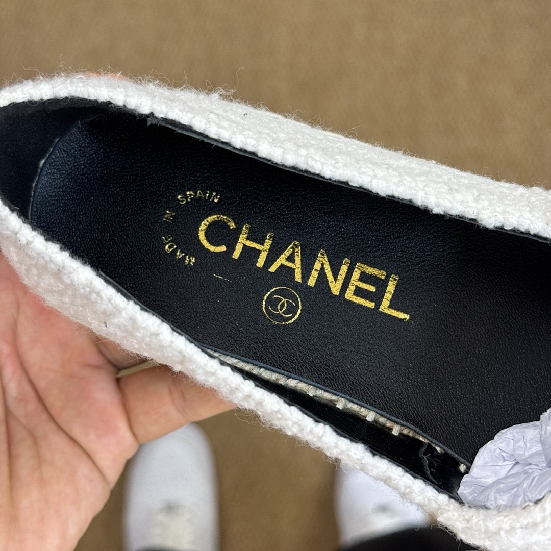Chanel Espadrilles in White Tweed with Black Toe Cap and CC Logo - Image 7