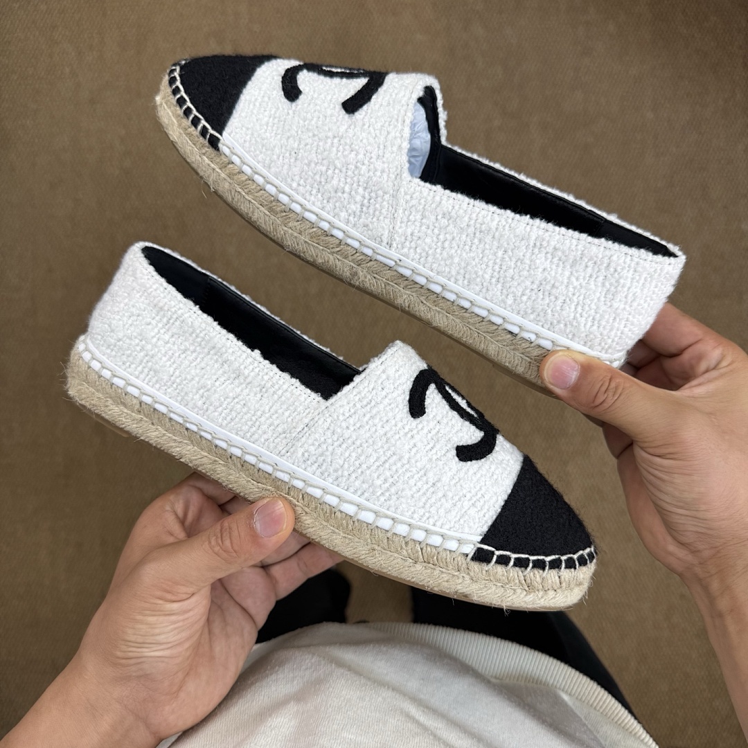 Chanel Espadrilles in White Tweed with Black Toe Cap and CC Logo - Image 11