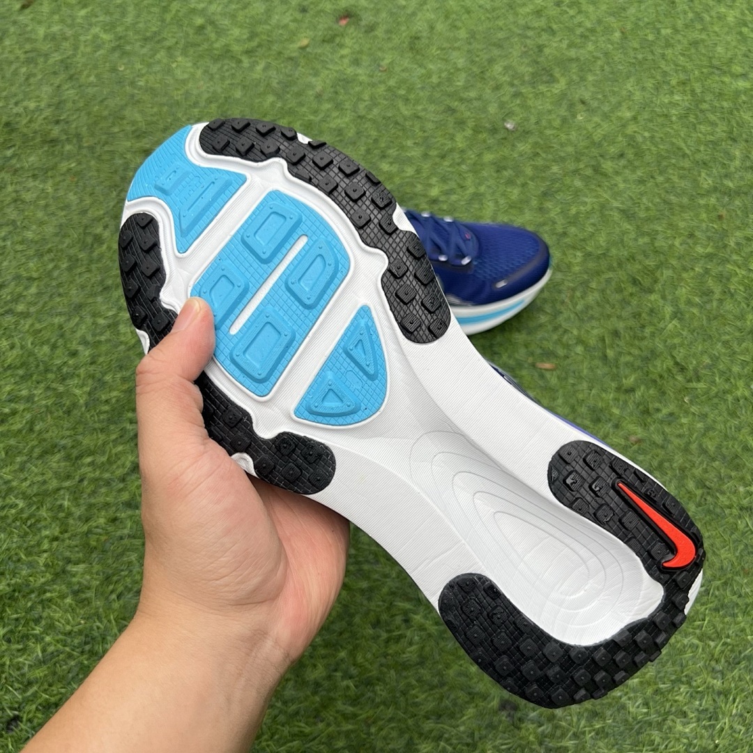 Nike Invincible 3 ZoomX Running Shoes - Image 6