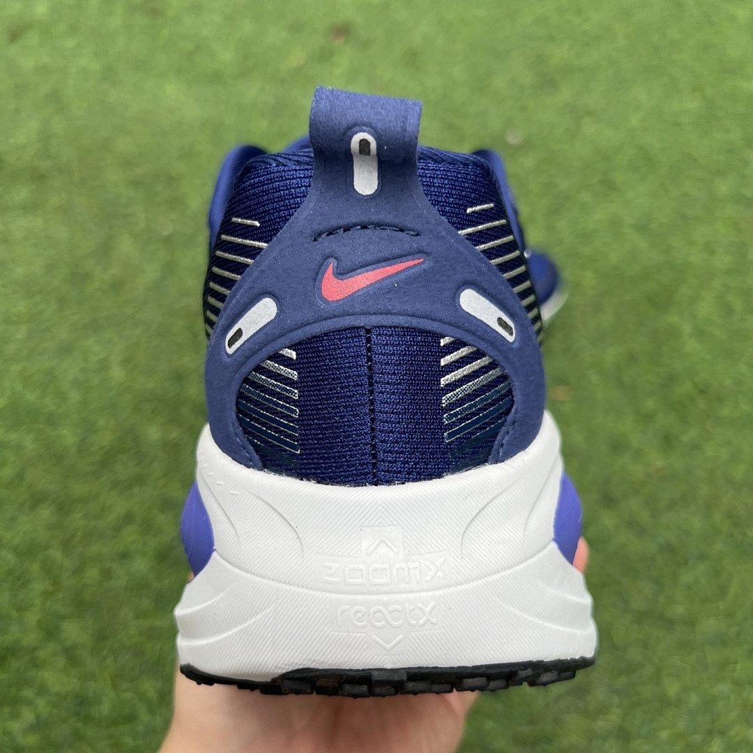 Nike Invincible 3 ZoomX Running Shoes - Image 8