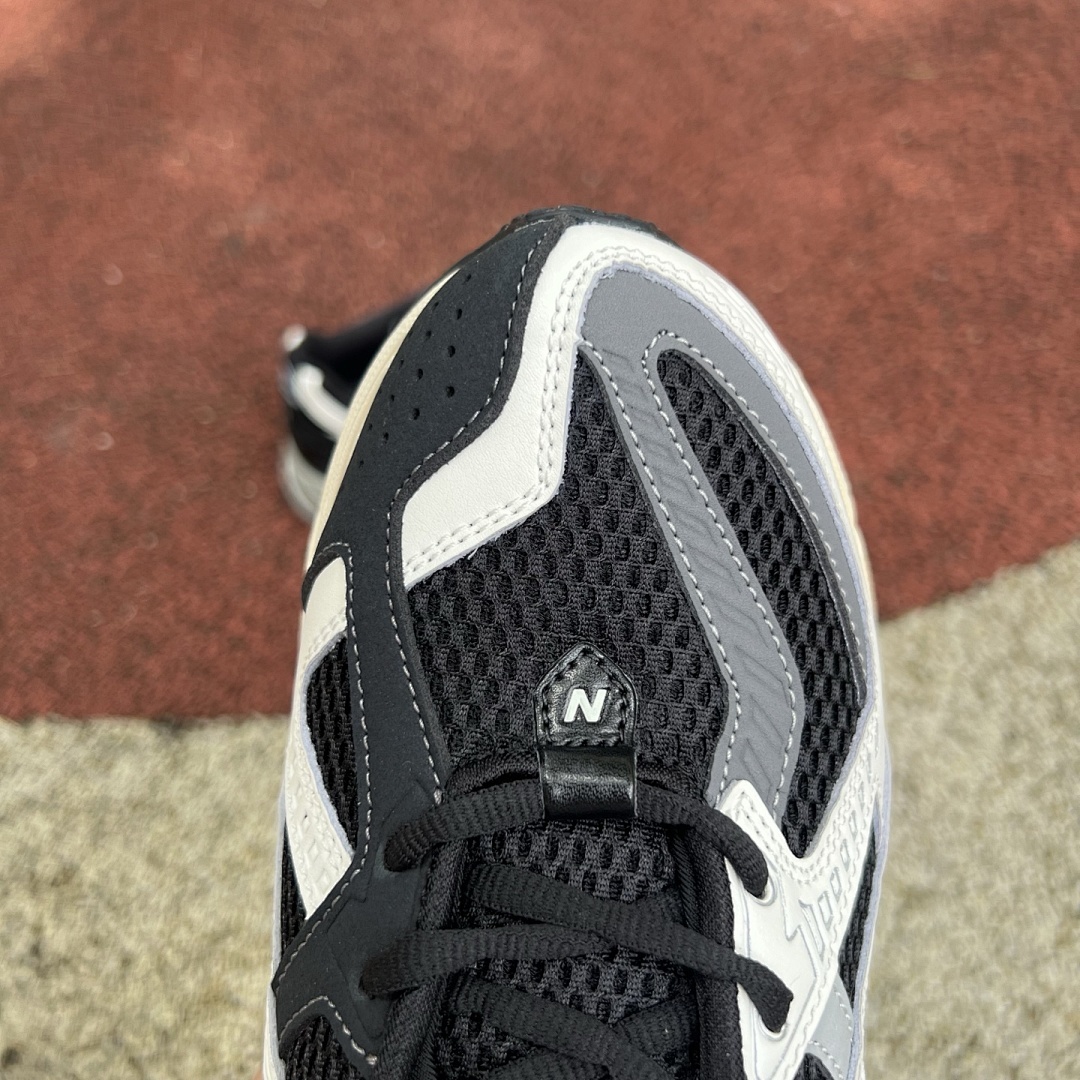 New Balance 1906R Black with White and Silver M1906RBB - Image 4